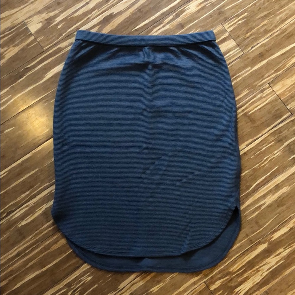 Ribbed banana republic stretchy knee length skirt